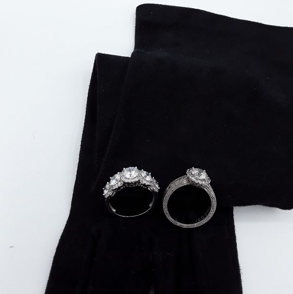 Silver rings with cubic zirconia - Picture 1 of 7